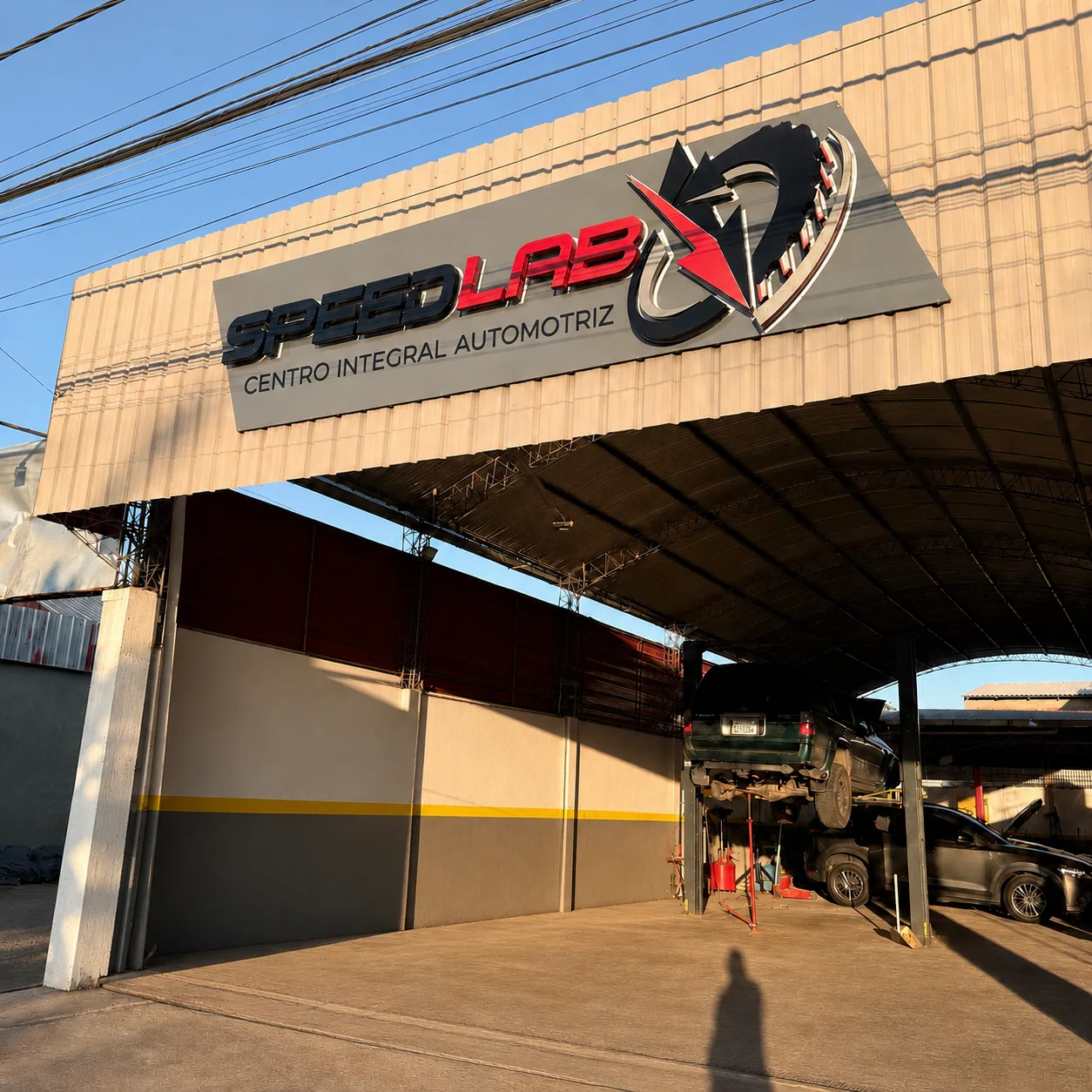 Fachada de Speed Lab en Avenida Alemana